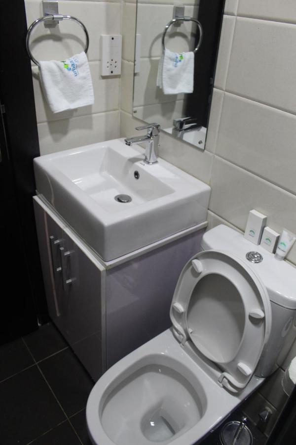 Urban Metro Inn Lagos Bagian luar foto