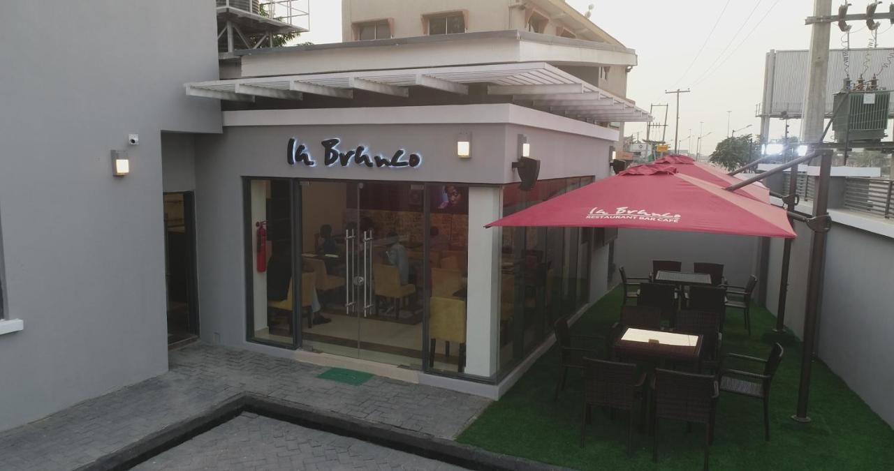 Urban Metro Inn Lagos Bagian luar foto